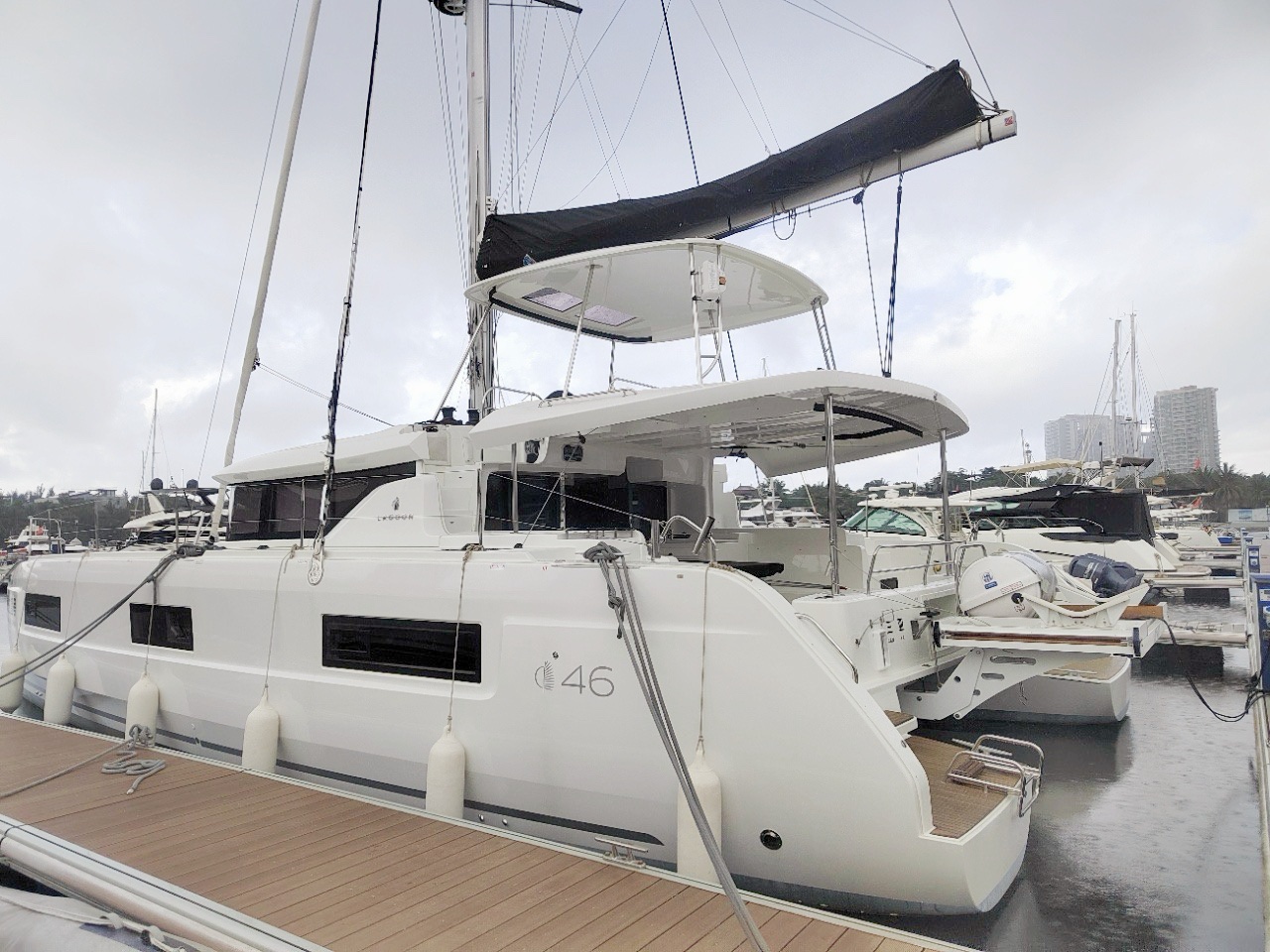 Yacht 1