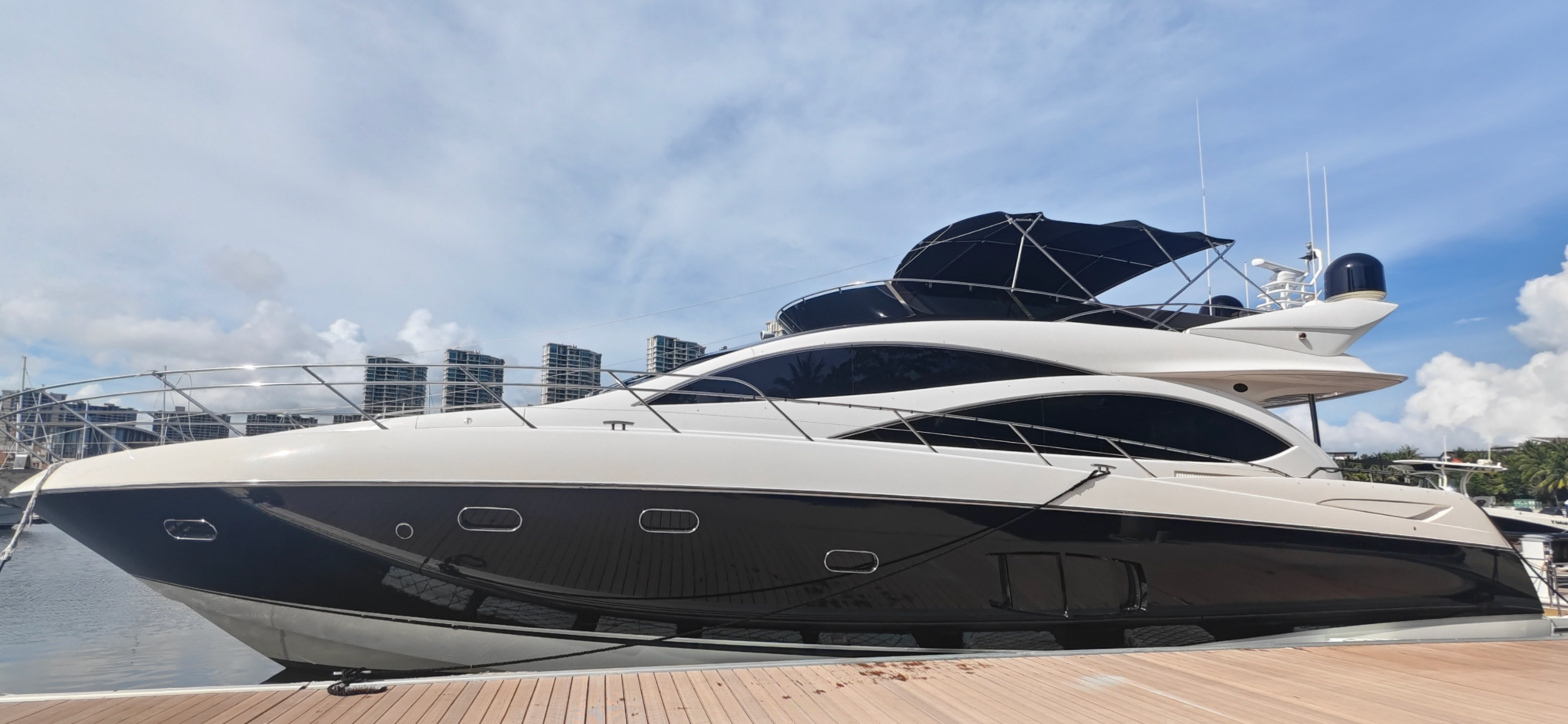 Yacht 1